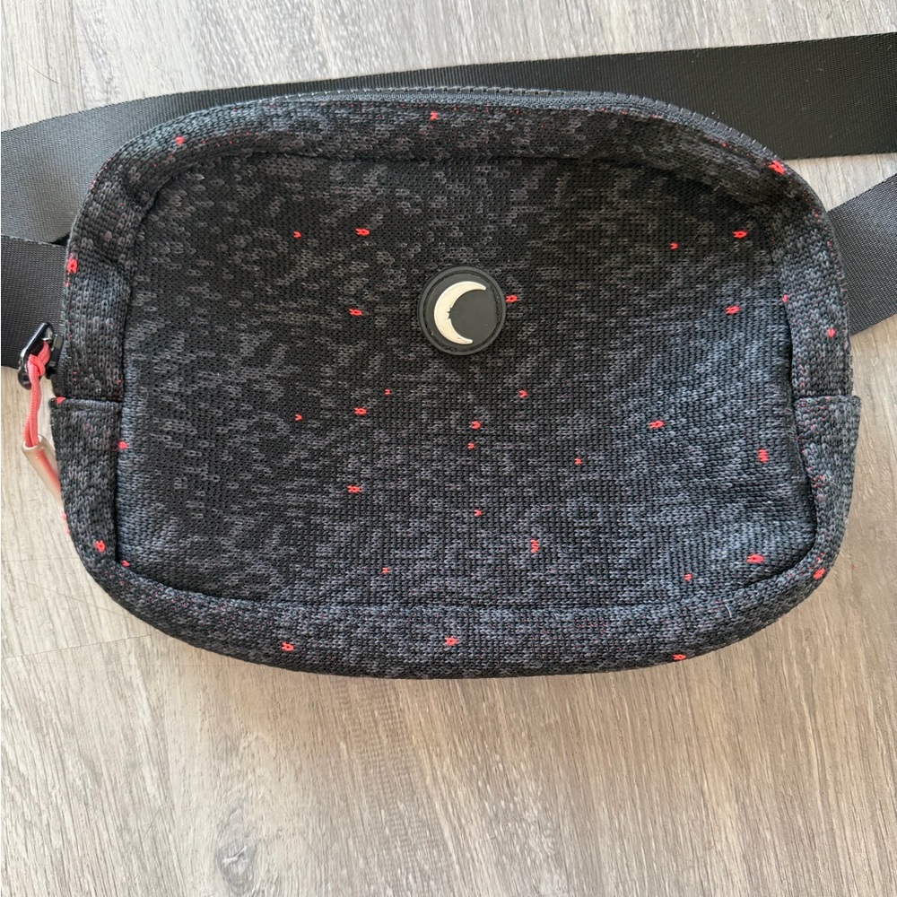 ZIYA Black and Pink Belt Bag